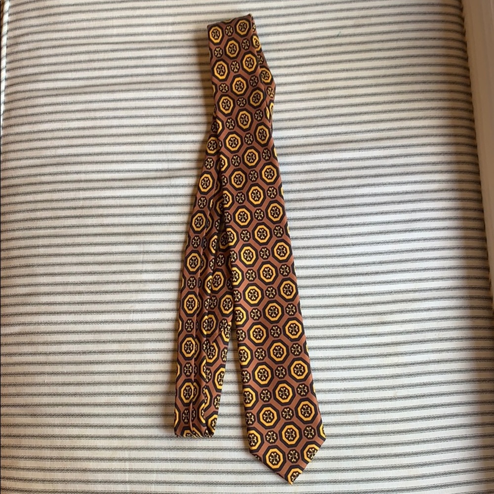 Men’s Prada tie
